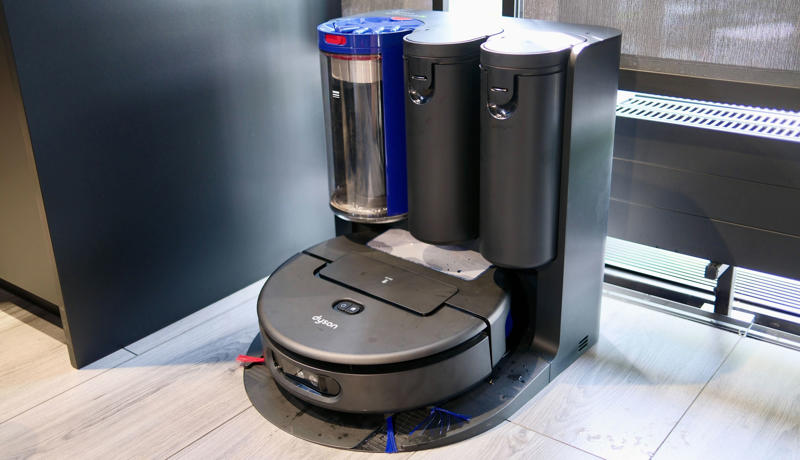 Eufy Marswalker and RoboVac Omni S2, Dreame Cyber10 Ultra, Dyson Spot+Scrub AI Robot Vacuum, Ecovacs Deebot X11 OmniCyclone, Roborock Qrevo Curv 2 Pro, Mova Z60 Ultra Roller Complete