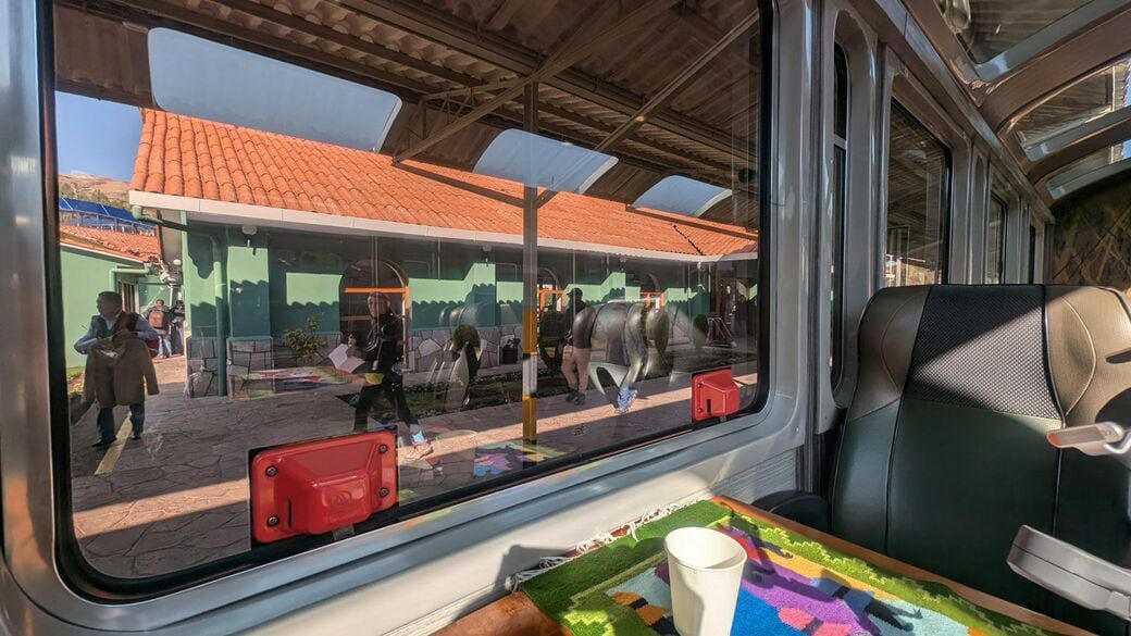 スイッチバックの連続でゆっくり進む列車, 心地よいホスピタリティー, 帰りはバスと「インカレール」のルートで, 絶景を楽しめた2時間ほどのバスの旅, AIより「自分の好奇心」頼み