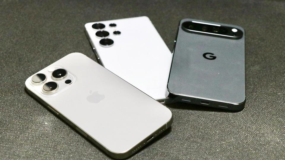 発表会が待ち遠しかった、あの頃のiPhone, 今、Androidスマホがマジすごい, Androidスマホが思い出させてくれた、懐かしい高揚感, 一周回って気づく、iPhoneって今もすごかったんだ, AndroidもiPhoneもいい。問われるのはあなたの審美眼