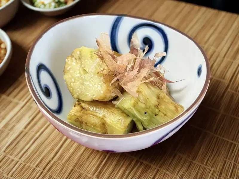 千両ナスは「焼きナス」で味わって, 白ナスは“ピザ風”で！とろ〜りチーズが相性抜群, 海辺にある「マルニ須原農園」, 味にこだわるからこそ、おいしさに感動がある, 地域に根ざした交流の場としても
