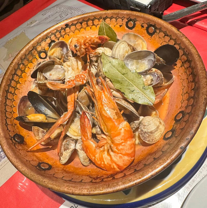 友人との旅もあえて個人旅行スタイルで, ずっと一緒だからこそ、ひとりの時間を大切にする, 観光プランは各自で考えてシェア, 長旅の荷物は「機内持ち込みサイズ」に厳選