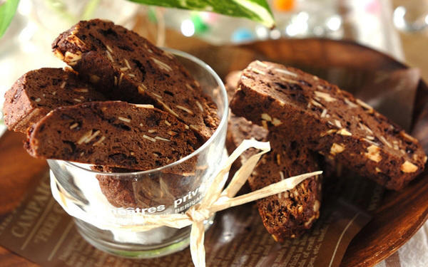 オートミールクッキー, 押し麦のグラノーラ, 発酵ブラックビスコッティ, ザクザククッキー入りバナナチーズケーキ, たっぷりのネギソースでいただくザクザク油淋鶏, ザクザクチキンのトルティーヤ, キャベツオムレツ, ユズ山椒のおせんべい唐揚げ, ザクザクポテチサラダ