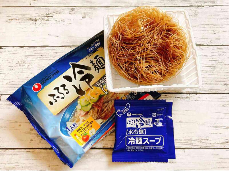 コストコ販売の「ふるる冷麺」のトッピング, コストコ販売の「ふるる冷麺」のおいしい食べ方, コストコ販売の「ふるる冷麺」の値段, コストコ販売の「ふるる冷麺」の原材料, コストコ販売の「ふるる冷麺」のカロリー, コストコ販売の「ふるる冷麺」の消味期限と保存方法, 「ふるる冷麺」の製造・販売会社は？, 「ふるる冷麺」は冬でも売ってる？, 「ふるる冷麺」の売り場はどこ？