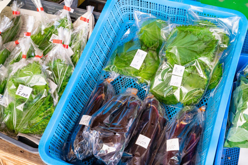 1． 地元産の野菜を選ぶ, 2．野菜の鮮度をしっかりチェックする, 3．時間をはかる, 食費が少ない人がやっている「スーパー」の節約テク