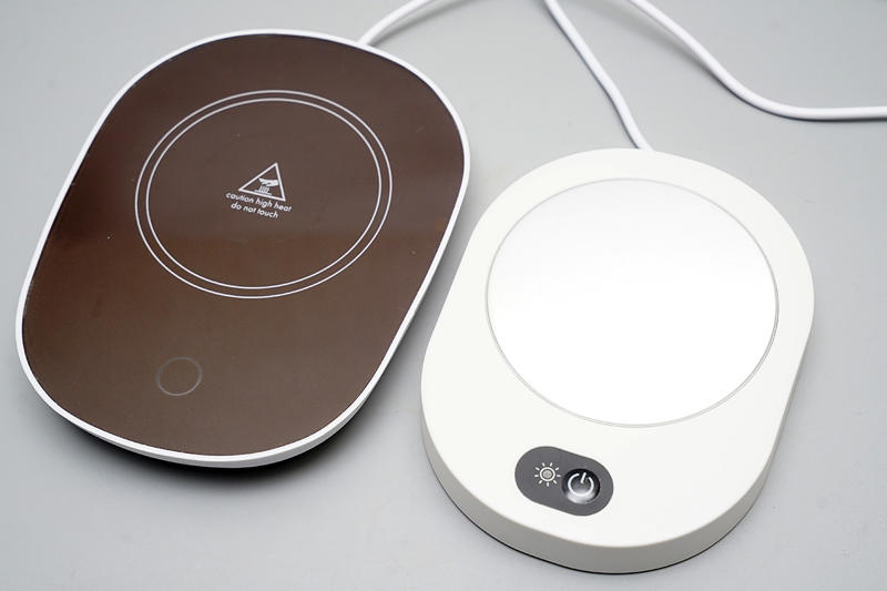 ダイソーとキャンドゥのカップウォーマー、どう違う？比べてみた, スペックを比較！重さと電源スイッチに大きな違い, 肝心の保温性能を比べてみた結果は…, 性能差はほぼなし！自宅用と持ち歩き用で使い分けるのがおすすめ