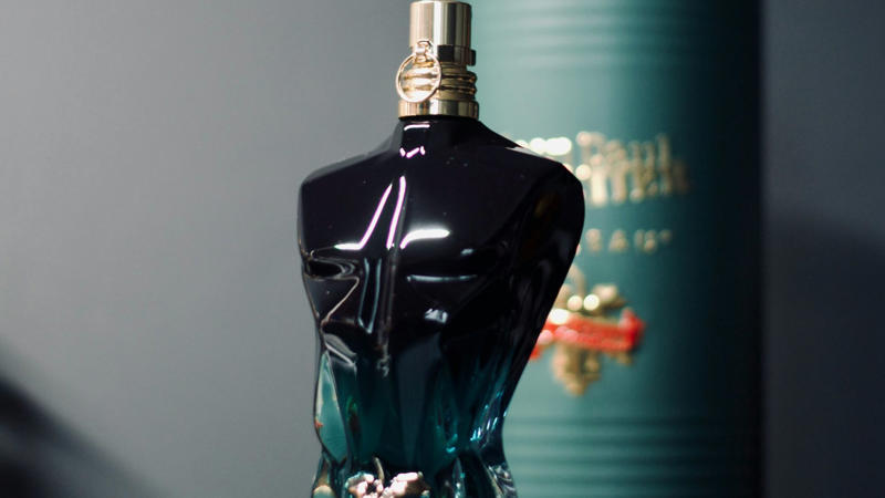 1. Acqua di Gio by Giorgio Armani, 2. Dior Sauvage, 3. Bleu de Chanel, 4. Creed Aventus, 5. Tom Ford Noir, 6. Hermes Terre D'Hermes, 7. Tom Ford Oud Wood, 8. Versace Eros, 9. Versace Dylan Blue, 10. Armani Code, 11. Montblanc Explorer, 12. Prada L’Homme, 13. Jean Paul Gaultier Le Male, 14. Hugo Boss Bottled, 15. Y by Yves Saint Laurent, 16. Paco Rabanne 1 Million, 17. Gucci Guilty Parfum Pour Homme, 18. Le Labo Santal 33, 19. Chanel Allure Homme Sport, 20. Acqua di Parma Colonia