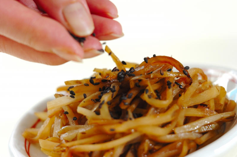 鶏もも肉のきな粉照り焼き, 10分で作れる夕食 炒めるだけ！ スパイシーな炒め物, 簡単ヘルシー！ 菊芋のキンピラ, 5分でプロの味！ 絶品ニラ玉, 節約食材でボリュームおかず！ 豚こま肉のさっくり揚げネギソースがけ, 豚肉のモヤシロール, クリームチーズと昆布 和えるだけ 濃厚なおいしさ, サッパリ厚揚げステーキ