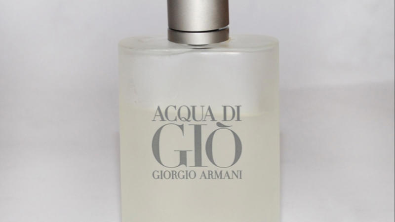 1. Acqua di Gio by Giorgio Armani, 2. Dior Sauvage, 3. Bleu de Chanel, 4. Creed Aventus, 5. Tom Ford Noir, 6. Hermes Terre D'Hermes, 7. Tom Ford Oud Wood, 8. Versace Eros, 9. Versace Dylan Blue, 10. Armani Code, 11. Montblanc Explorer, 12. Prada L’Homme, 13. Jean Paul Gaultier Le Male, 14. Hugo Boss Bottled, 15. Y by Yves Saint Laurent, 16. Paco Rabanne 1 Million, 17. Gucci Guilty Parfum Pour Homme, 18. Le Labo Santal 33, 19. Chanel Allure Homme Sport, 20. Acqua di Parma Colonia
