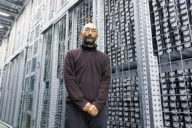 長さ300kmに及ぶコア試料が保管されている, 南海トラフ、断層帯のコア試料の特徴は！, 青森八戸沖の海底下にある黒い地層の正体は？, 海底地下の掘削は、どのように行うのか？, 世界に3ヵ所しかない「地質コア試料保管庫」, コア試料の掘削はいつから始まったのか？, 掘りクズの中にも貴重な試料が含まれている, 「ちきゅう」には、どんな研究者が乗っている？, 「地震研究」から「海底下の微生物」まで, 2億3000万年前のコア試料には!?, 古気候研究から大量絶滅の痕跡まで, 日本海の歴史を記録したコア試料, 国際研究で進んでいるコア試料の掘削！, コア試料から発見された微生物の謎！, 生物が暮らす限界はどこにあるのか？, 海底下という未知の世界に挑む！