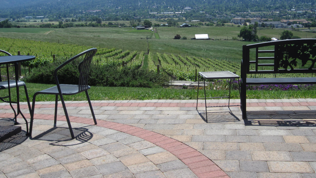 The Rise of Oregon’s Wine Country, The Allure of Oregon’s Terroir, A Comparison with Napa Valley, Exploring Oregon’s Wine Regions, Planning Your Visit