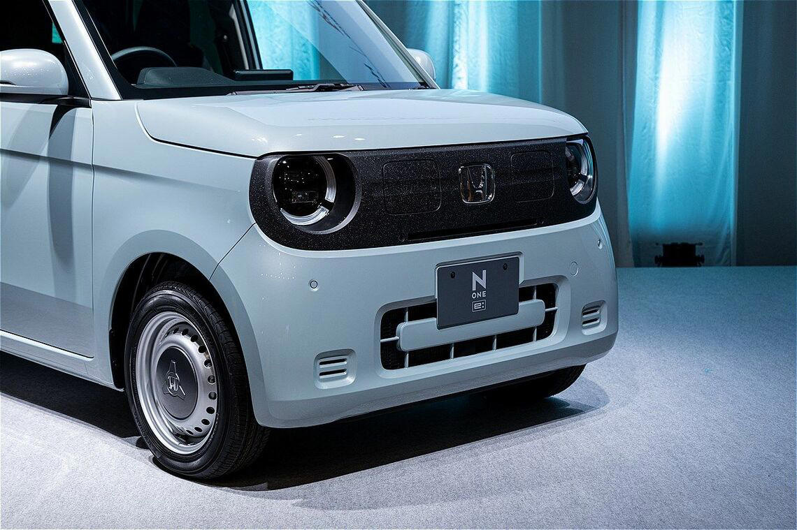 N-ONE e:概要とEV版のコンセプト, 手軽な軽EVから普及を促進, ガソリン車と同サイズのボディ, 走行性能とパワートレイン, 航続距離&amp;充電方式, 先進運転支援システム ホンダセンシング, 電動化戦略とインフラ整備, 充電設備拡充を急ぐホンダ