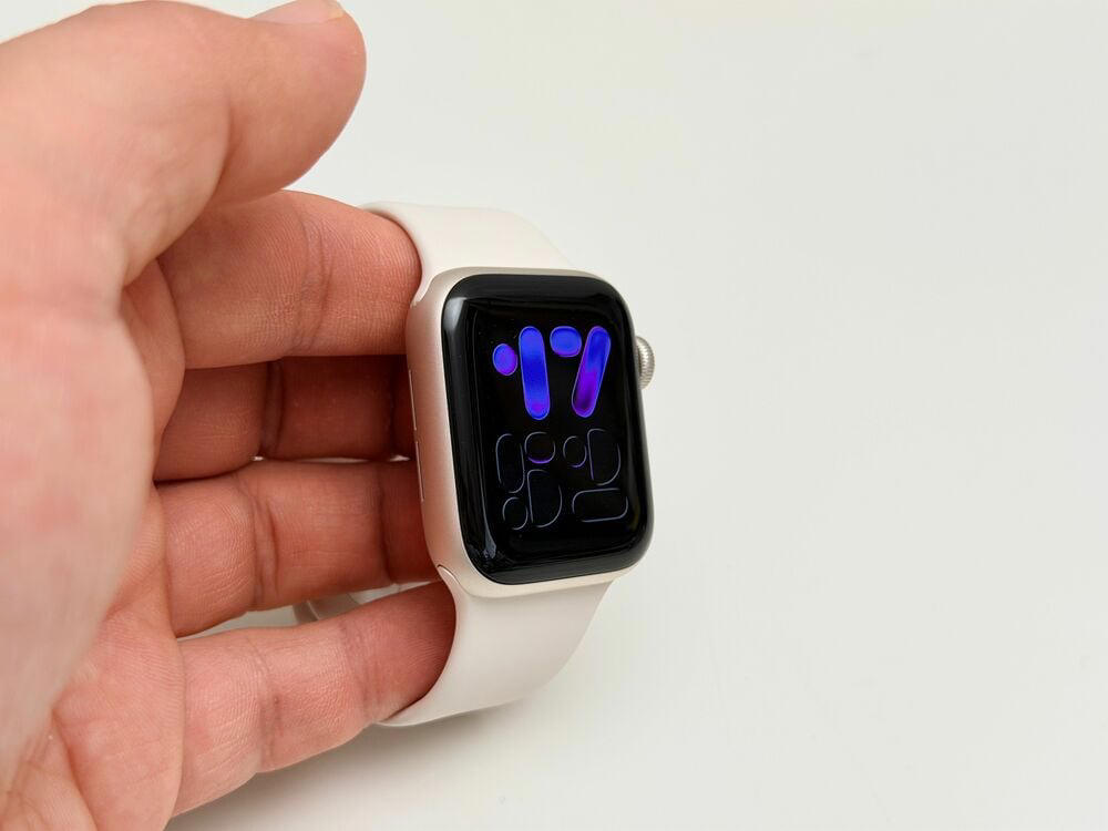コンパクトで可愛らしい見た目, 急速充電機能が嬉しい！約45分で0％→80％に, 5Gをサポートした点が意外だった, 健康機能にも幅広く対応, SE 3とUltra 3、どちらを買うべきか？, 初めての人も、買い替えの人も