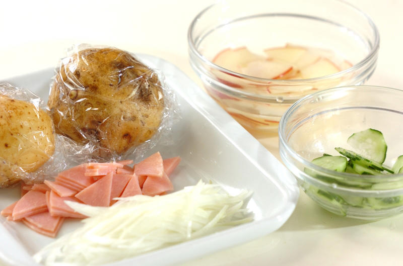 レンジで作れる簡単おいしいシンプルポテトサラダ, ゴママヨネーズポテト, ピリ辛ポテトサラダ, ポテサラコロッケ, ポテトサラダの春巻き, ポテトサラダパン粉焼き