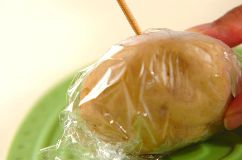 レンジで作れる簡単おいしいシンプルポテトサラダ, ゴママヨネーズポテト, ピリ辛ポテトサラダ, ポテサラコロッケ, ポテトサラダの春巻き, ポテトサラダパン粉焼き
