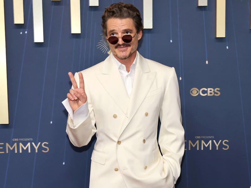 When to Wear a White Suit, Choosing the Right Fabric for a White Suit, Finding the Perfect Fit, Styling White Suits: Shirt & Tie Combinations, Shoe Choices That Work With White Suits, Accessorising the White Suit, Common Mistakes to Avoid