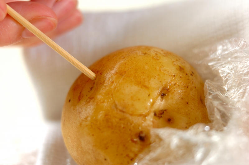 レンジで作れる簡単おいしいシンプルポテトサラダ, ゴママヨネーズポテト, ピリ辛ポテトサラダ, ポテサラコロッケ, ポテトサラダの春巻き, ポテトサラダパン粉焼き