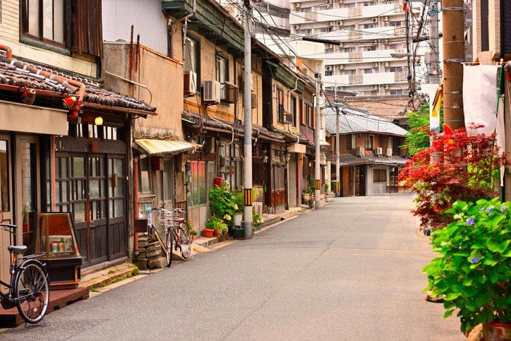 ■レトロな街並み、家を覗かれ…, ■定年後のささやかな楽しみが, ■錦市場もインバウンド向けに, ■ビジネスホテルも値上がり, ■優先は「生活者」ではなく「企業の声」, ■生活者は暮らしにくくなった, ■土地高騰でも住民にメリットなし, ■国民の生活は実質的に貧しく