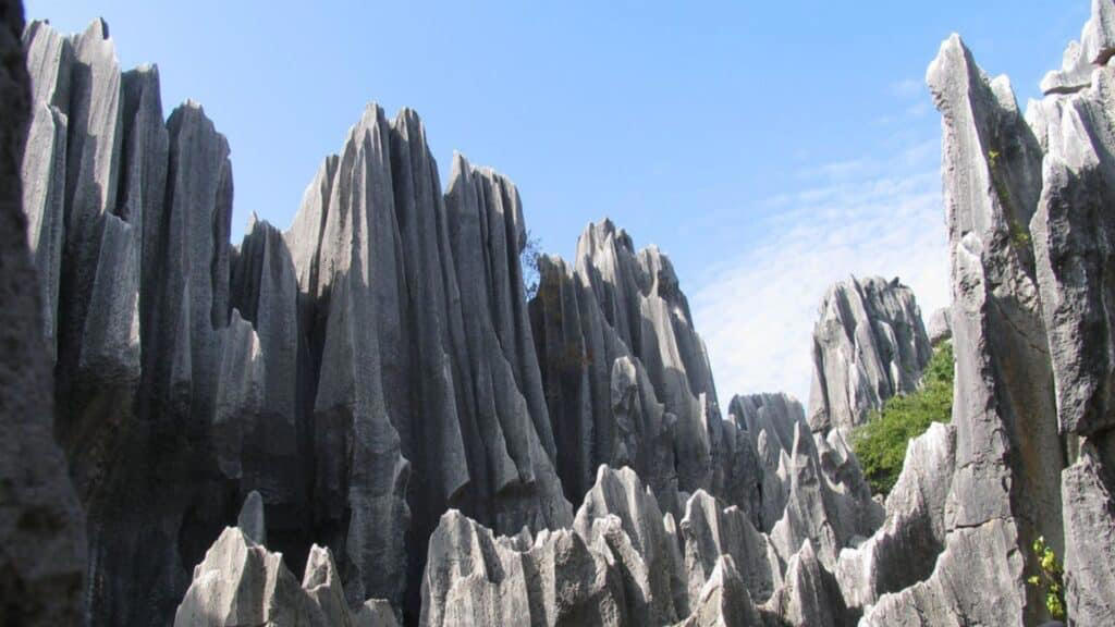 #1: Azure Window (Malta), #3: Old Man of the Mountain (USA), #4: Darwin’s Arch (Galápagos), #6: Shilin Stone Forest (China, parts), #7: Bering Land Bridge, #9: Colossus of Memnon (original features), #10: Ice Bridge (Antarctica), #12: Sahara’s Ancient Rivers, #13: Glacial Arches in Iceland, #15: Chand Baori Water Systems (India), #16: Giant’s Causeway Caves (Northern Ireland), #18: Rock of Raouché Arches (Lebanon), #19: Great Barrier Reef Sections (Australia)