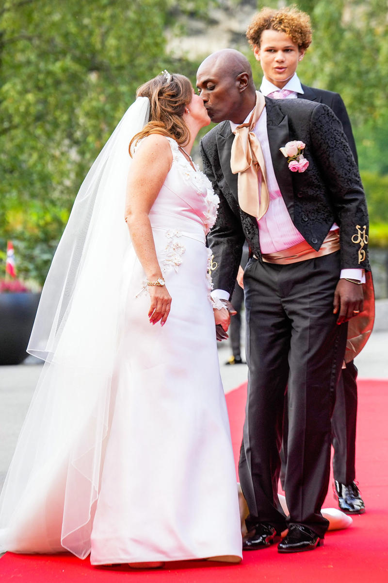Who are Shaman Durek and Princess Märtha Louise?, How did Princess Märtha Louise and Shaman Durek meet?, What have they said about their relationship?, Why have they faced controversy?, What is the couple’s status as royals?