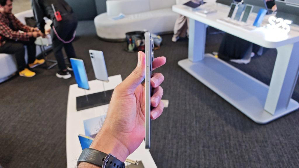 A 5,160mAh battery in a 5.95mm body!, Battery Life: Tecno Outlasts the Competition, Even with a massive battery, it’s the lightest, Rest of the Specs, Tecno, please bring the Spark Slim to Malaysia