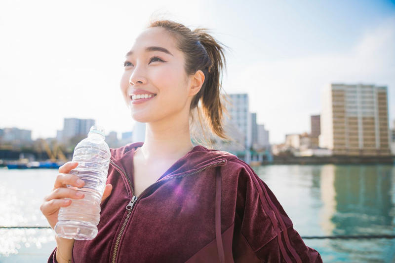 腎臓に負担をかけるリンの過剰摂取を避ける, 赤身肉に乳製品……中高年は注意したい食品の代表例, 塩分・糖質の摂り方を見直そう, スポーツドリンクで水分補給をオススメしない理由