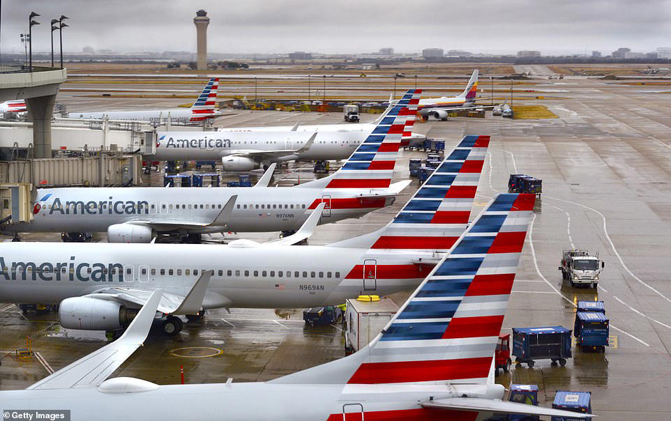 Travel chaos as ground stops hit both Dallas airports