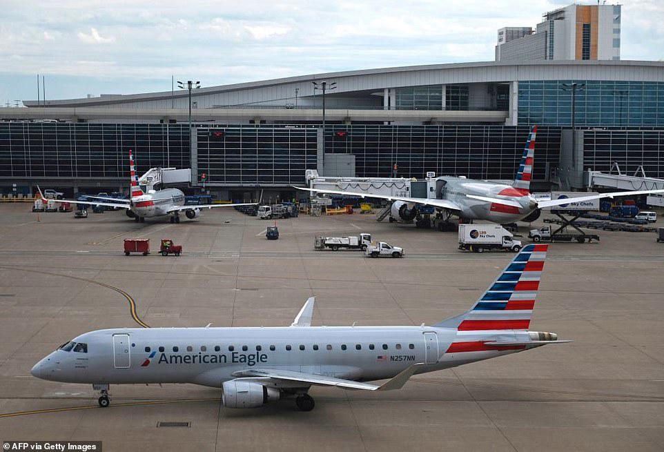 Travel chaos as ground stops hit both Dallas airports