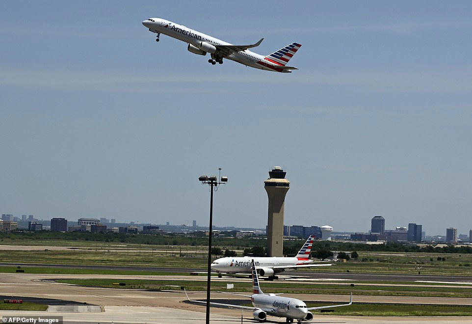 Travel chaos as ground stops hit both Dallas airports