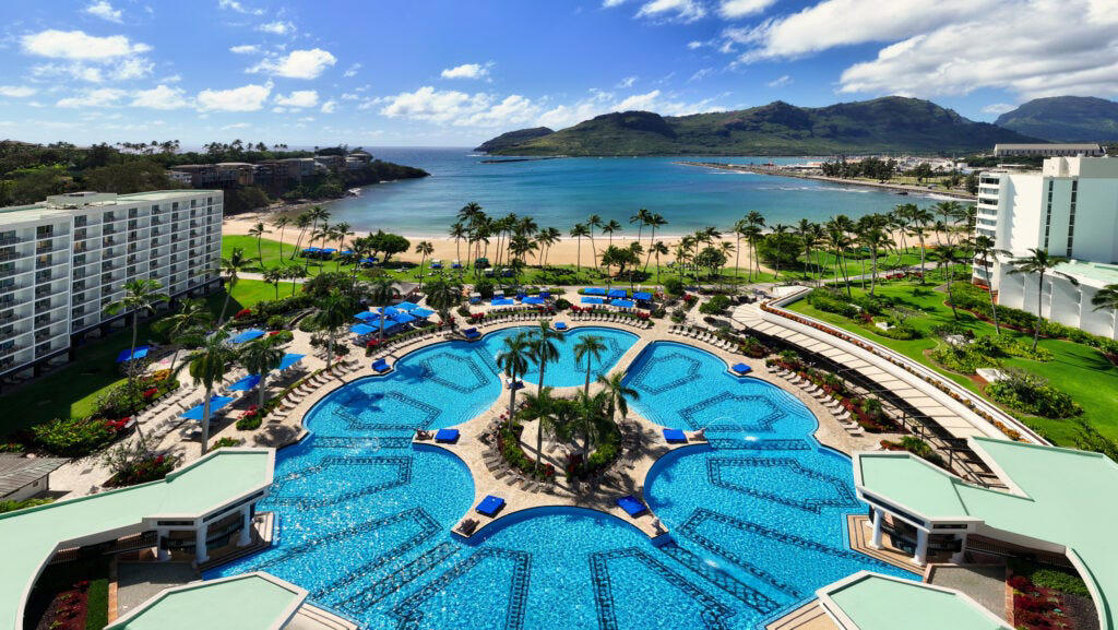 1. Sheraton Kauaʻi Coconut Beach Resort, 2. Kiahuna Plantation Resort Kauaʻi by Outrigger, 3. Grand Hyatt Kauaʻi Resort & Spa, 4. Waimea Plantation Cottages, 5. The Royal Sonesta Kauaʻi Resort, 6. 1 Hotel HanBalei Bay, 7. Outrigger Kaua‘i Beach Resort & Spa