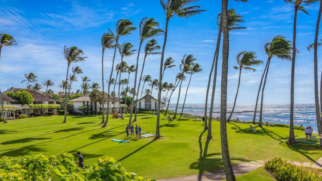 1. Sheraton Kauaʻi Coconut Beach Resort, 2. Kiahuna Plantation Resort Kauaʻi by Outrigger, 3. Grand Hyatt Kauaʻi Resort & Spa, 4. Waimea Plantation Cottages, 5. The Royal Sonesta Kauaʻi Resort, 6. 1 Hotel HanBalei Bay, 7. Outrigger Kaua‘i Beach Resort & Spa