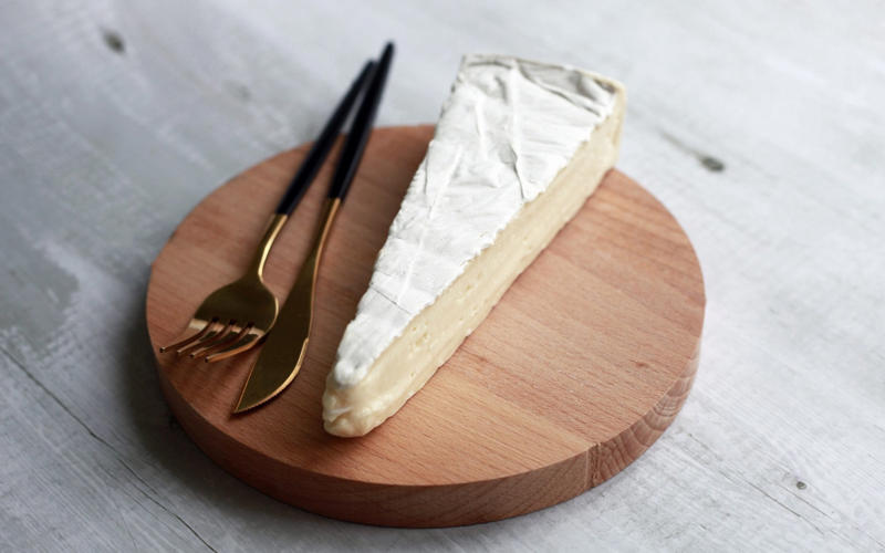 Myth four: Supermarket cheese will always be inferior to artisan fromage, Myth five: Expensive cheese means better cheese, Myth six: Cheese with red wine can’t be beaten, And two truths to stick by:, Pre-grated cheese is always a no-no, One should never nose the cheese