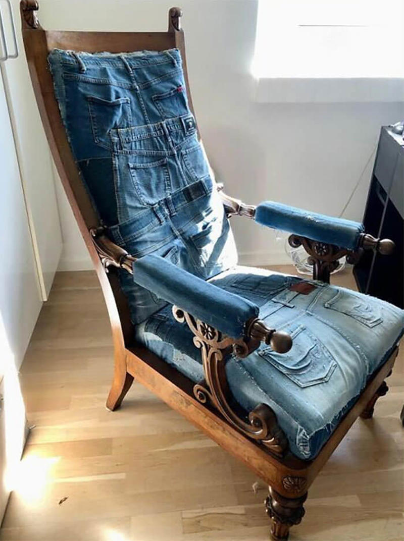 Take a Seat on the Jair Mooooove Into the Light, Night Night, Don't Sleep Tight, Anyone for Some Mold?, A Lebrontosaurus, Arts and Krafts, Down the Rabbit Hole, A Hot Cheeto Mirror, Somebody Discovered Gorilla Glue, A Little Bit of Bad Luck, This Looks Uncomfortable, Take a Seat on the Jair, Oh, Baby, How Cheesy, We'll Pass on Dessert, Ruining the Globe, At Least They're Not on the Floor, "Goat Skin", Tired of It All, When You See It..., A Big Nope, A Wine Rack?, That Price, Though, The Liquor Nativity Scene, Customization Is Key, "Deconstructed" Art, Phone Frosting, A Major Fire Hazard, Creepy Crafts, Nothing Is off Limits, Flip or Flop, Flamingo or FlaminNO?, "Only Worn Once", Another Prawn on the Cake, They're Unstoppable, Painful Playtime, Take a Pair