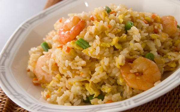 【ミートソースの隠し味に】基本のミートソースのパスタ, 【チャーハンの味付けに】エビチャーハン, 【炒め物の調味料として】野菜炒め, 【肉や魚ソテーのソースとして】チキンのソテー, 【タコサラダの味付けに】タコとトマトのサラダ