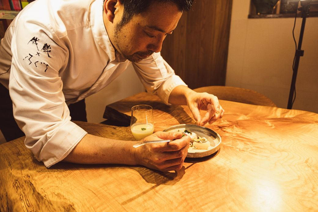 万博で目にした、まさかの光景, 最初に立ちはだかったのは「調達の壁」, 「国内店の99％が冷凍食材」の衝撃, 『ONE PIECE』方式で「最強チーム」を結成, 「なんとなく」から生まれた絆, 「ストーリー性」も演出していた, 1日7回転、90万円を売り上げる成功, 人間ってどこで感動するかわからない