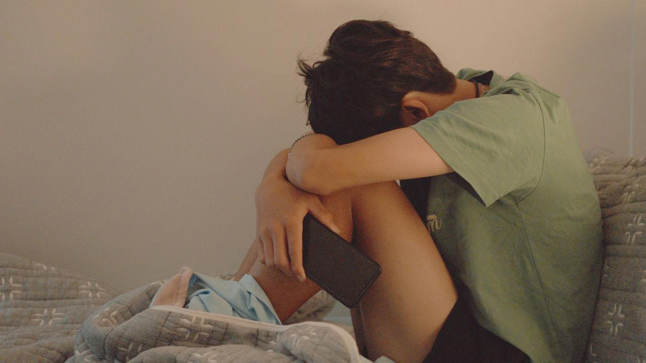 ChatGPTに「親が監視できる機能」を導入, 自殺した少年のChatGPT利用履歴に残されていたこと, 中年男性の無理心中事件にもChatGPTが関与, 現代AIの最大の用途とは？, AIを人間に近づけることの危険性, 人間は自分に寄り添ってくれるAIを求めている