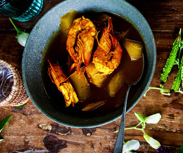 The best curry recipes to work your way through in 2025, Chiang Mai chicken curry , Beef and potato Massaman curry , Korean cauliflower curry , Palisa Anderson’s sour orange fish curry , Kerala-style prawn curry with cauliflower rice , Sri Lankan fish curry , Summer tomato curry with cauliflower rice , Dosas with coconut lentil curry , Roasted cauliflower curry with lime and coriander , Sunda’s fish curry with cucumber salad and coriander chutney , Palisa Anderson’s gaeng keow wan gai (Thai green chicken curry) , Avani’s lamb curry , Ohn no khao swè (Burmese curry chicken noodle soup) , O Tama Carey’s Sri Lankan crab curry , Moreton Bay bug curry with mango , Snapper curry with green beans and coriander , Eggplant and pineapple curry , Mussel curry with pineapple and potato rösti , Helly Raichura’s Mughlai lamb curry (kosha mangsho)