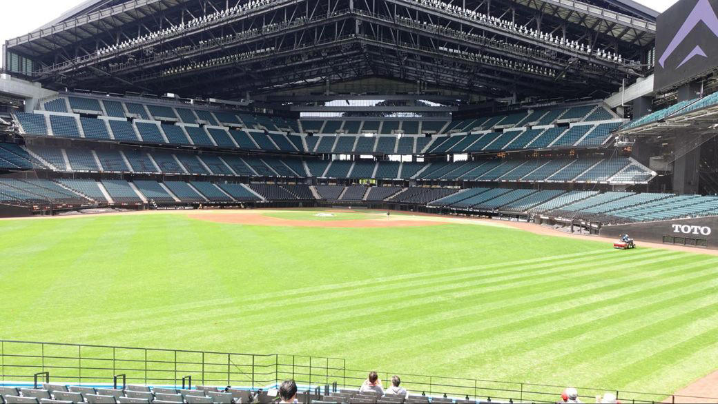 売上6割増・利益3倍増！ファイターズ札幌移転・初年度から“結果くっきり”, ファイターズが構築したビジネスモデル「滞在すればするほど利益が上がる」, エスコンフィールド成功、影の理由は「札幌ドーム脱出成功」？, 潤った日ハムと、赤字転落の札幌ドーム, 夏は大稼ぎ、冬場は赤字　ボールパークの経営課題は「冬場の閑散期」対応