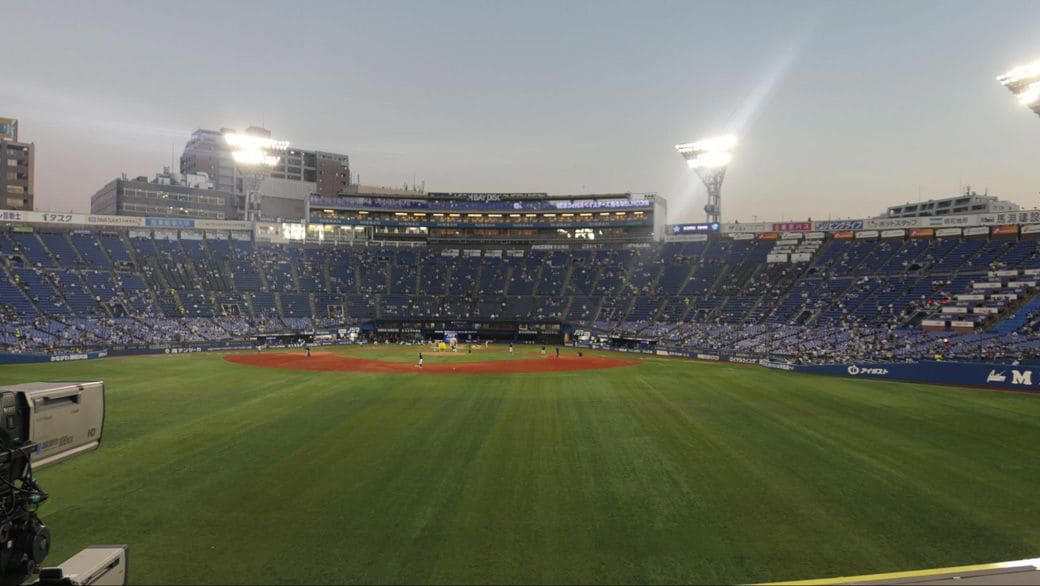 売上6割増・利益3倍増！ファイターズ札幌移転・初年度から“結果くっきり”, ファイターズが構築したビジネスモデル「滞在すればするほど利益が上がる」, エスコンフィールド成功、影の理由は「札幌ドーム脱出成功」？, 潤った日ハムと、赤字転落の札幌ドーム, 夏は大稼ぎ、冬場は赤字　ボールパークの経営課題は「冬場の閑散期」対応