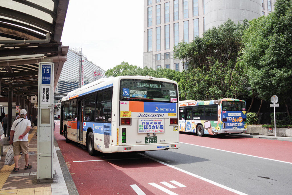 ■新横浜駅と横浜駅, ■新幹線が作った横浜の町, ■充実した直通アクセス, ■物凄く極端な路線バス事情, ■新横随一のレア路線, ■間を取り持つ生活路線, ■距離と時間に圧倒