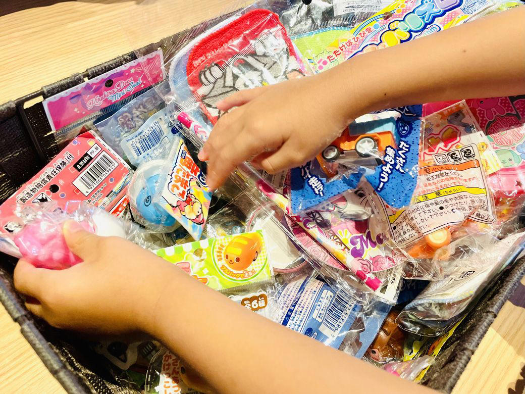 幼児から食べ盛りまでカバーする内容, 安定の「選べるおもちゃ」に子どもは大喜び, 子育て中の親たちが丸源ラーメンを選ぶ理由, 親子3人で夜ご飯を食べる場合の予算感, 丸源ラーメンはファミレスよりも使い勝手がいいかもしれない
