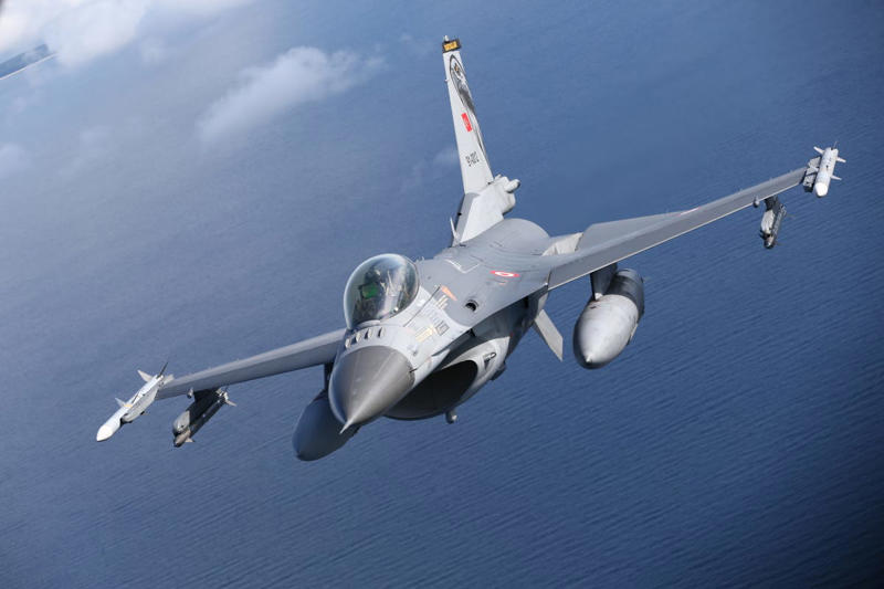 The White Jet, Roving Engine, Indian Lake, F-16 Pilot