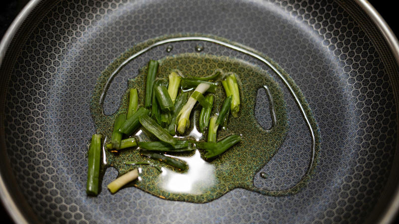1. Keep Herbs Fresh Longer, 2. Freeze Leftover Wine, 3. Use a Spoon to Peel Ginger, 4. Stop Boiling Over, 5. Make Your Garlic Last, 6. Microwave Lemons to Juice, 7. Stop Oil from Splattering, 8. Reheat Pizza Like a Pro, 9. Peel Tomatoes Easily, 10. Keep Brown Sugar Soft, 11. Freeze Cheese for Grating, 12. The Ice Cube Trick for Soups, 13. Stop Pasta from Sticking, 14. Make Buttermilk Fast, 15. Keep Avocados from Browning, 16. Shake Marinades Instead of Stirring, 17. Make Onion Tears Optional, 18. Pop Corn in a Paper Bag, 19. Egg Peeling Hack, 20. Reuse Herb Stems