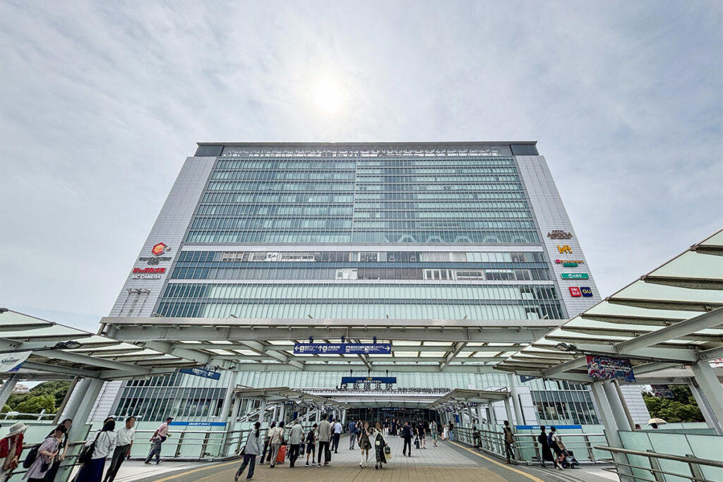■新横浜駅と横浜駅, ■新幹線が作った横浜の町, ■充実した直通アクセス, ■物凄く極端な路線バス事情, ■新横随一のレア路線, ■間を取り持つ生活路線, ■距離と時間に圧倒