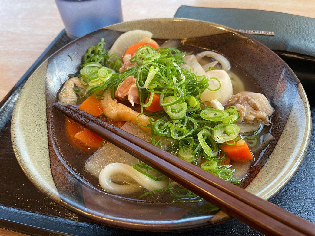 思い出の「麺や」, 地元民御用達なので、混まない！, とても行きやすいところにある, お値段お手頃、味最高, いろんなメニューでみんな楽しめる, 「麺や」から香川のいろいろなうどん屋をめぐってみよう（今度は観光で！）, やっぱり「麺や」は最高のチェーン店