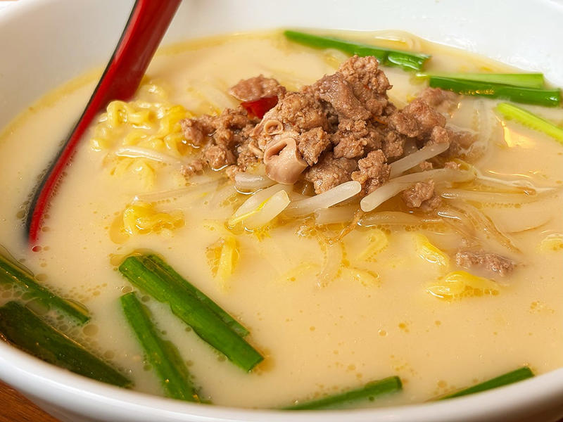 『中華料理 昇龍軒 新潟白山店』とは, 【定番ランチ】「台湾ラーメン＋五目炒飯」, 【ガタチラのイチオシ】「豚骨台湾ラーメン＋天津飯」, 【人気の一品】「エビチリ」, メニュー(2025年9月9日時点)