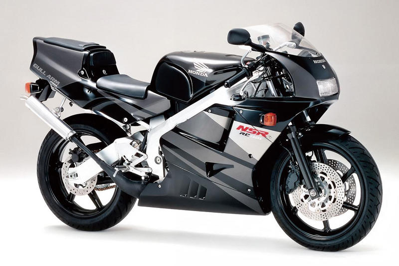 ホンダ「NSR250R」（MC21・1990年）特徴, ホンダ「NSR250R」（MC21・1990年）各部装備・ディテール解説, ホンダ「NSR250R」（MC21・1990年）主なスペック・販売当時価格, ホンダ「NSR250R」（MC21・1990年-1992年）カラー＆カタログ紹介, 関連のおすすめ記事