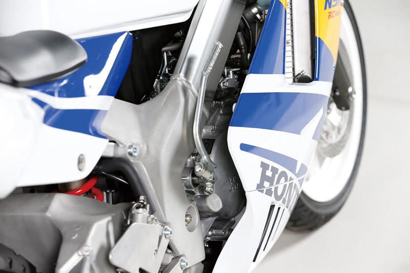 ホンダ「NSR250R」（MC21・1990年）特徴, ホンダ「NSR250R」（MC21・1990年）各部装備・ディテール解説, ホンダ「NSR250R」（MC21・1990年）主なスペック・販売当時価格, ホンダ「NSR250R」（MC21・1990年-1992年）カラー＆カタログ紹介, 関連のおすすめ記事