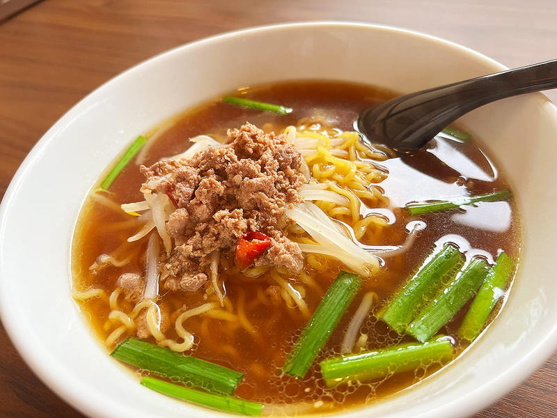 『中華料理 昇龍軒 新潟白山店』とは, 【定番ランチ】「台湾ラーメン＋五目炒飯」, 【ガタチラのイチオシ】「豚骨台湾ラーメン＋天津飯」, 【人気の一品】「エビチリ」, メニュー(2025年9月9日時点)