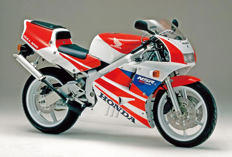 ホンダ「NSR250R」（MC21・1990年）特徴, ホンダ「NSR250R」（MC21・1990年）各部装備・ディテール解説, ホンダ「NSR250R」（MC21・1990年）主なスペック・販売当時価格, ホンダ「NSR250R」（MC21・1990年-1992年）カラー＆カタログ紹介, 関連のおすすめ記事