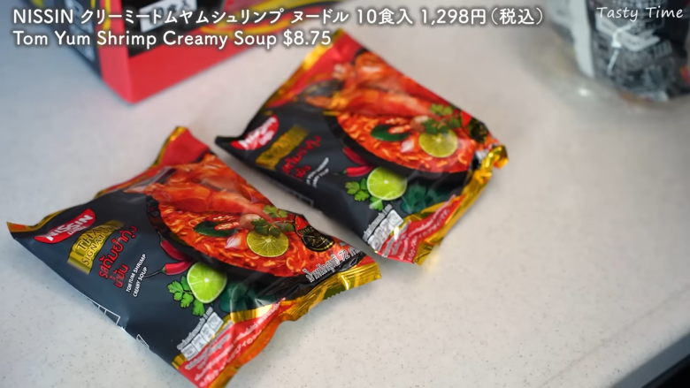 ・ニュージーランド産 ソニヤりんご, ・リアルシュリンプ, ・Puriti プレミアム マヌカハニー UMF10+, ・イングリッシュマフィン, ・JONES DAIRY FARM ポークパティ（冷凍）, ・Nuttelex バター風味オリーブオイルスプレッド, ・Kirkland Signature オートミール, ・岩手県産 天然水トマト, ・新潟県産えりんぎ, ・国産品 さくらどり むね肉, ・NISSIN クリーミートムヤムシュリンプ ヌードル, ・南アフリカ産 ルビーグレープフルーツ, ・Soignon ゴートチーズ, ・Plecia クレープバウム, ・OURHOME グリーンリーフキムチ